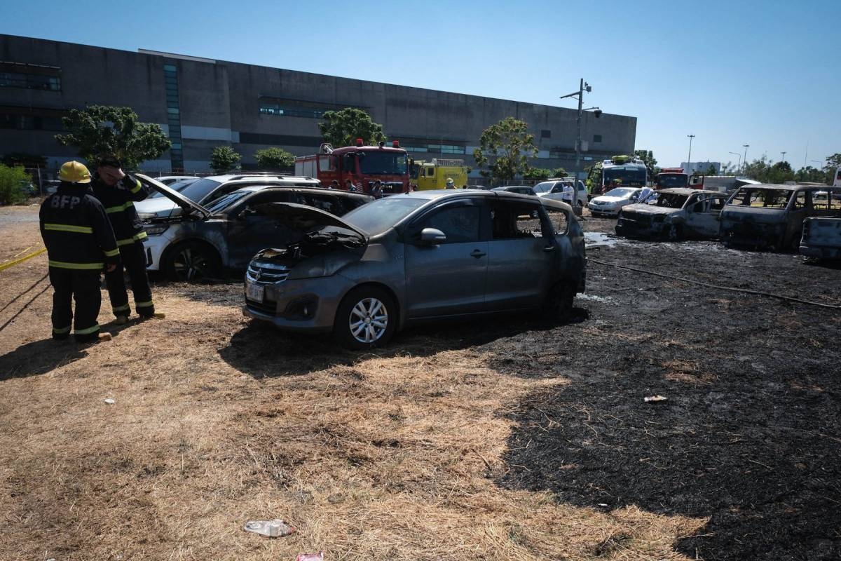 19 vehicles damaged by fire at NAIA 3