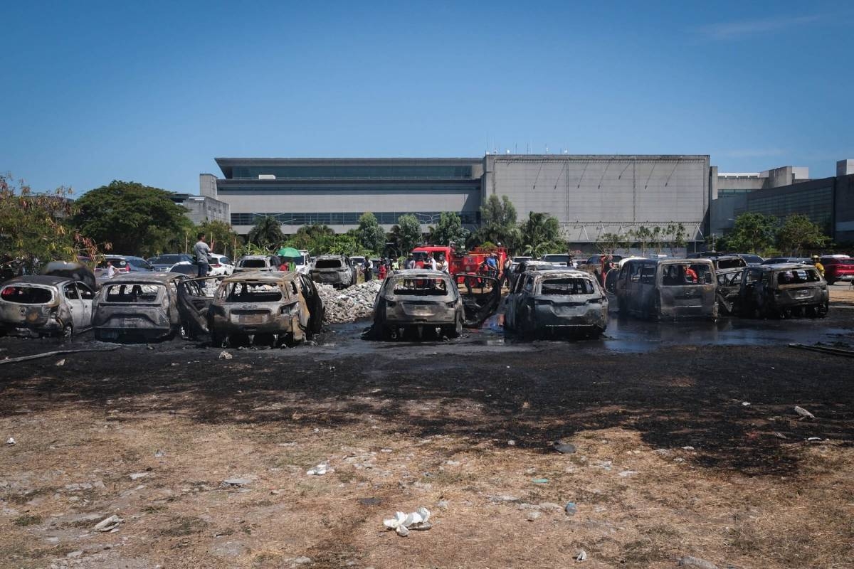 19 vehicles damaged by fire at NAIA 3