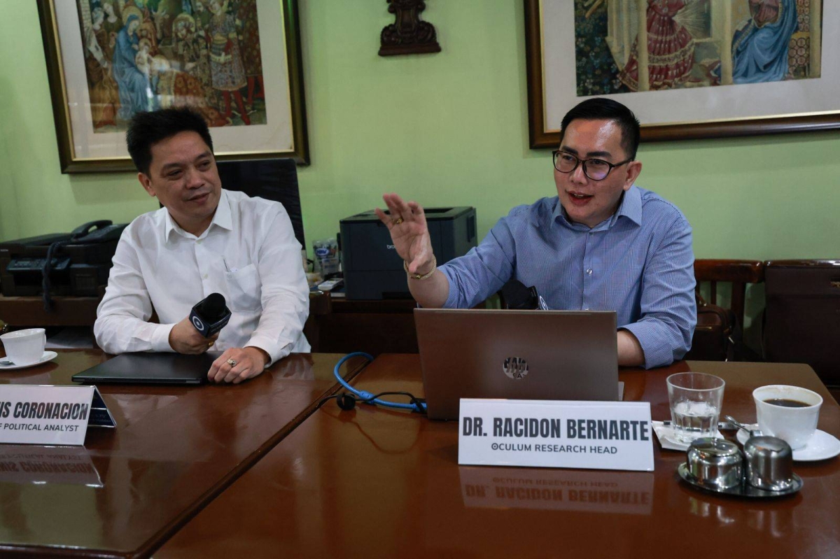 TOP PRESIDENTIAL PICK IN 2028 (From left) Dr. Dennis Coronacion, Oculum chief political analyst; Dr. Racidon Bernarte, Oculum research head; and Felipe Salvosa II, moderator, present the results of a presidential survey to the media on Friday, April 26, 2024. The first-quarter opinion poll by Oculum and Research Analytics showed Vice President Sara Duterte as the top choice for president in 2028. PHOTOS BY RIO DELUVIO