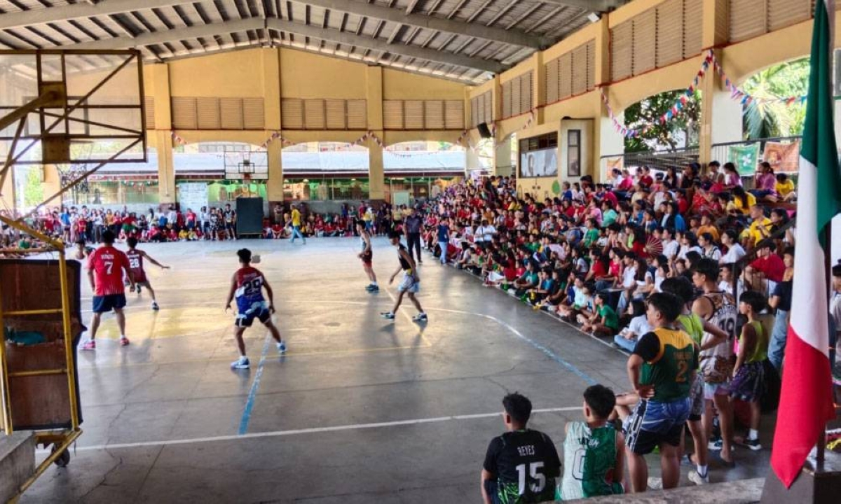 Hosted by the Italian Embassy, ​​ang Tondo sports fest ay nagpapahintulot sa mga kabataan na lumahok sa iba't ibang sports, kabilang ang basketball, na nagtataguyod ng kahalagahan ng sportsmanship at mabuting kalusugan.  KONTRIBUTED PHOTO