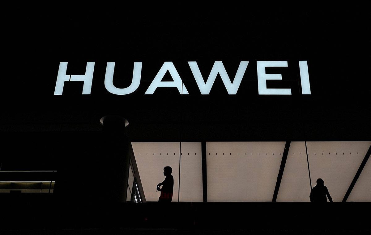 US revokes exports licenses to Huawei