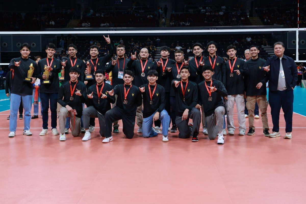 The UAAP Season 86 volleyball men's and women's individual awards are presented during the Game 2 finals at the Mall of Asia Arena in Pasay on Wednesday, May 15, 2024. PHOTOS BY RIO DELUVIO