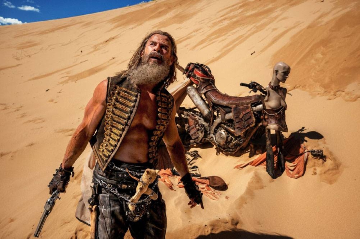 Chris Hemsworth plays Dementus, the tyrannical warlord who kidnaps the child that would later become the legendary Furiosa. PHOTOS COURTESY OF WARNER BROS. PICTURES