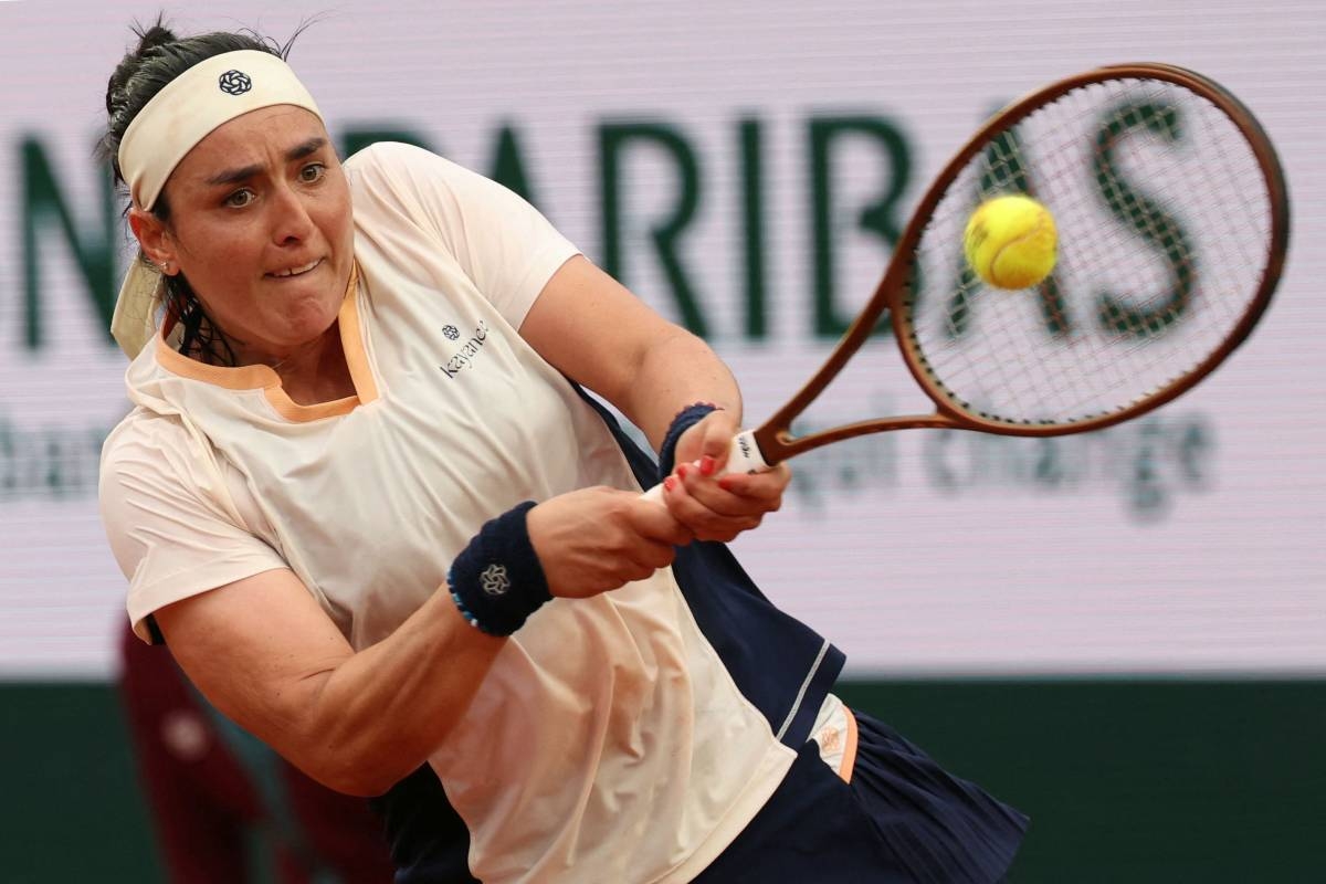 French Open should 'try more' to boost women's prime time tennis, says Jabeur