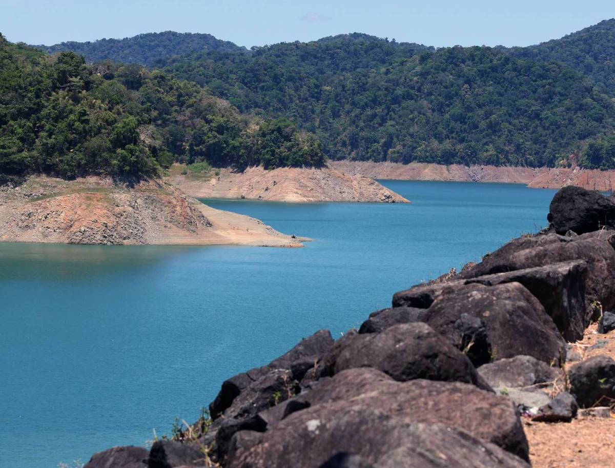 Angat Dam Water Level Still Receding | The Manila Times