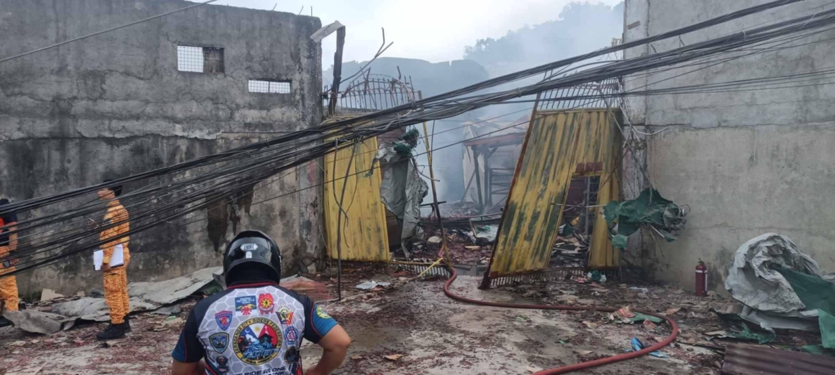 Firemen and rescuers rush to the scene of a firecracker factory blast in Zamboanga City on Saturday afternoon. PHOTOS BY ZAMBOANGA CITY DISASTER RISK REDUCTION MANAGEMENT OFFICE 