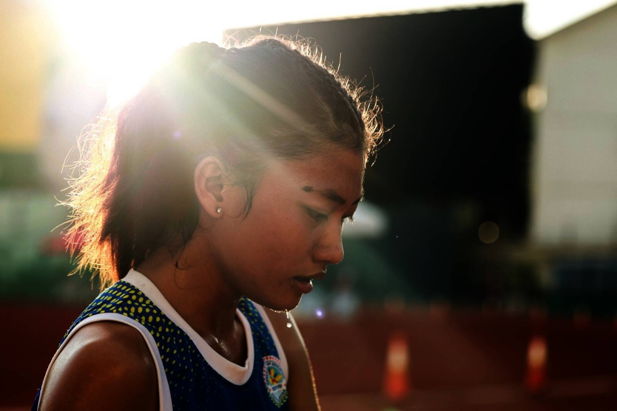 Asia Paraase (425) of Central Visayas wins the first gold in the 64th Palarong Pambansa in the 3000m secondary girls' event, at the Cebu City Sports Center on July 11, 2024.. Paraase clocked 10:27.36. PHOTOS BY RIO DELUVIO
