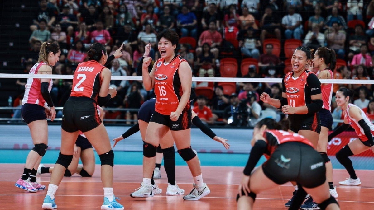 The Creamline Cool Smashers defeat the Chery Tiggo Crossovers in 4 sets, 25-20, 24-26, 25-16, 25-19 , in the Premier Volleyball League Reinforced Conference at the PhilSports Arena in Pasig City on July 30, 2024. PHOTOS BY RIO DELUVIO
