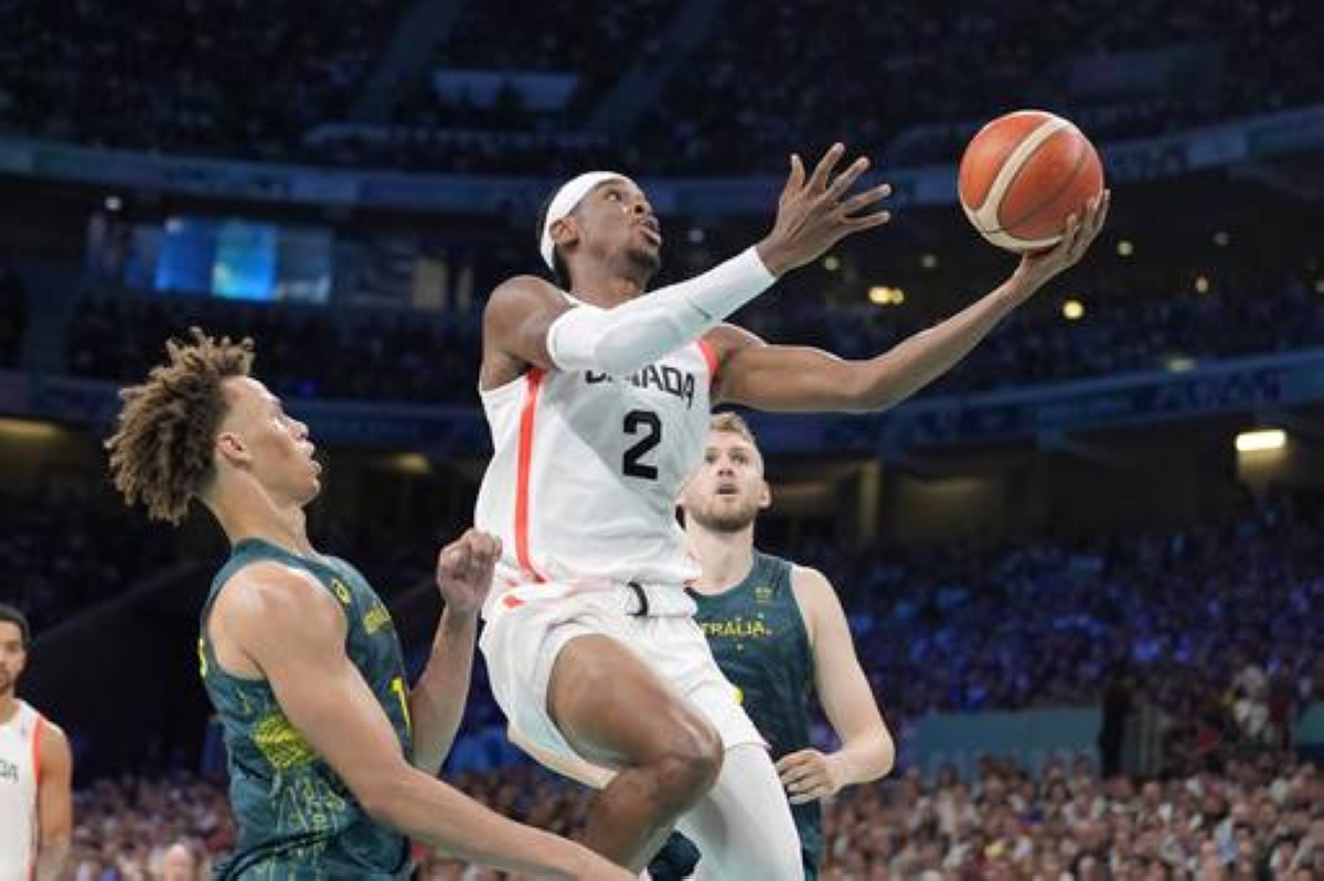 Canadian basketball team heads to KO round