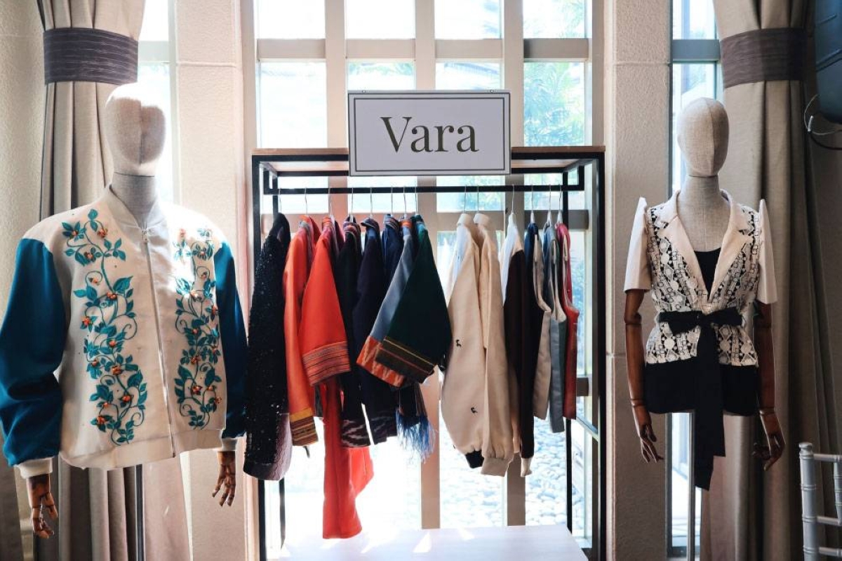 Vara’s collection of modern Filipiniana fashion.