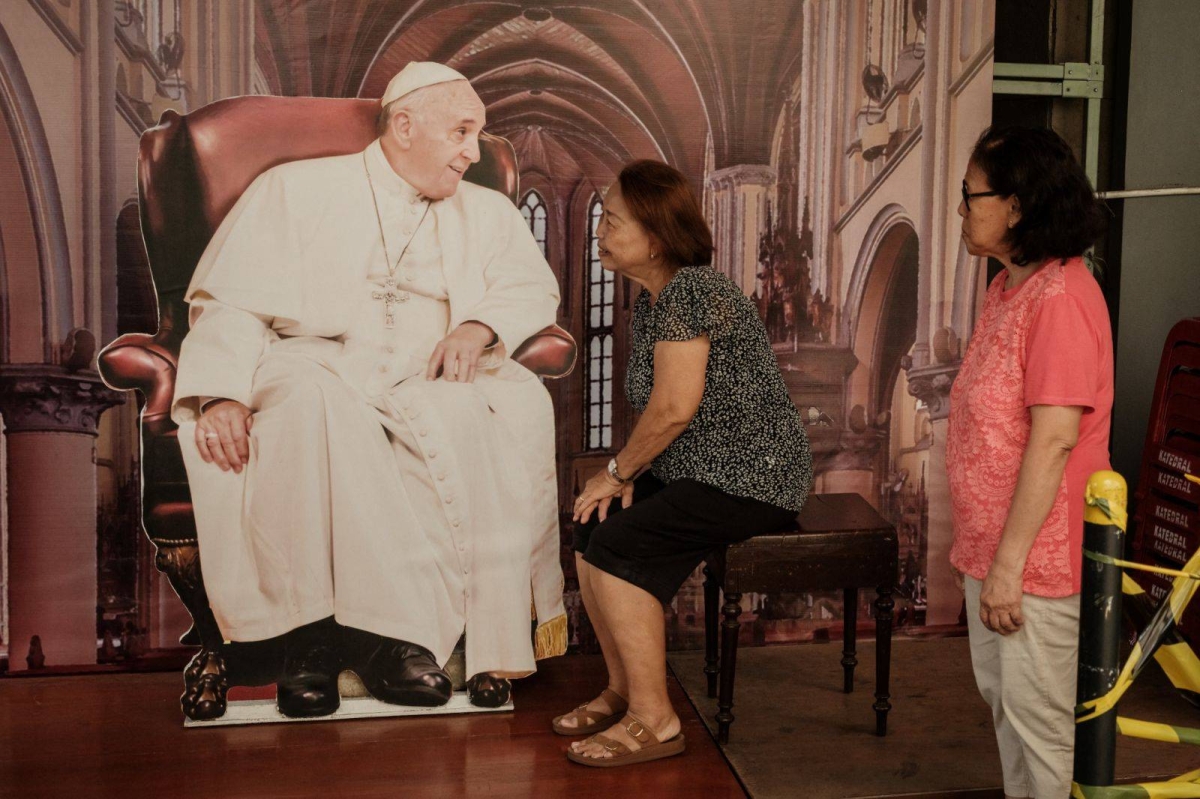 Pope heads to Southeast Asia in ambitious trip