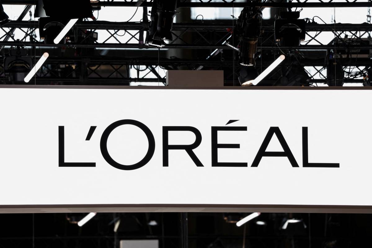 Jane Fonda, Eva Longoria, Kendall Jenner open catwalk for L'Oréal in Paris