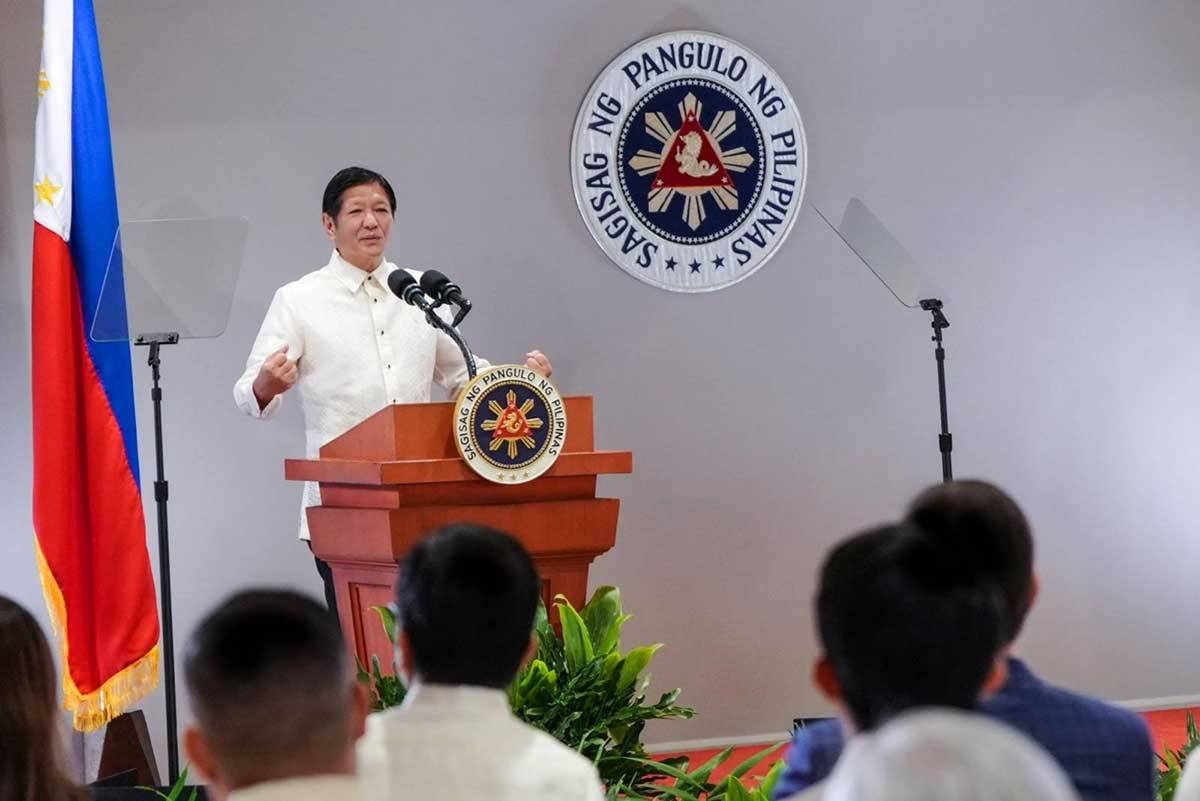 Marcos got a lapel pin, not drugs – PCO