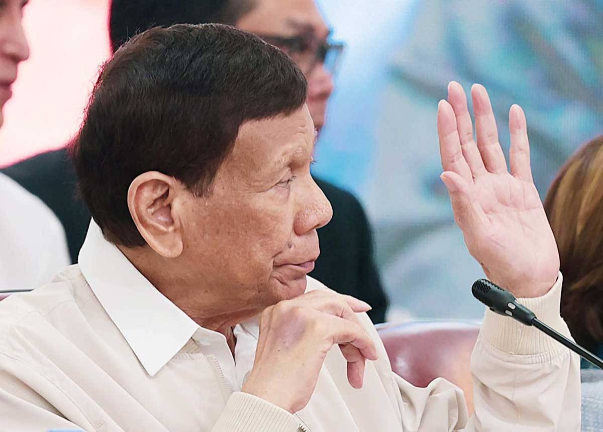 Duterte vows to hang himself if bank accounts are really his