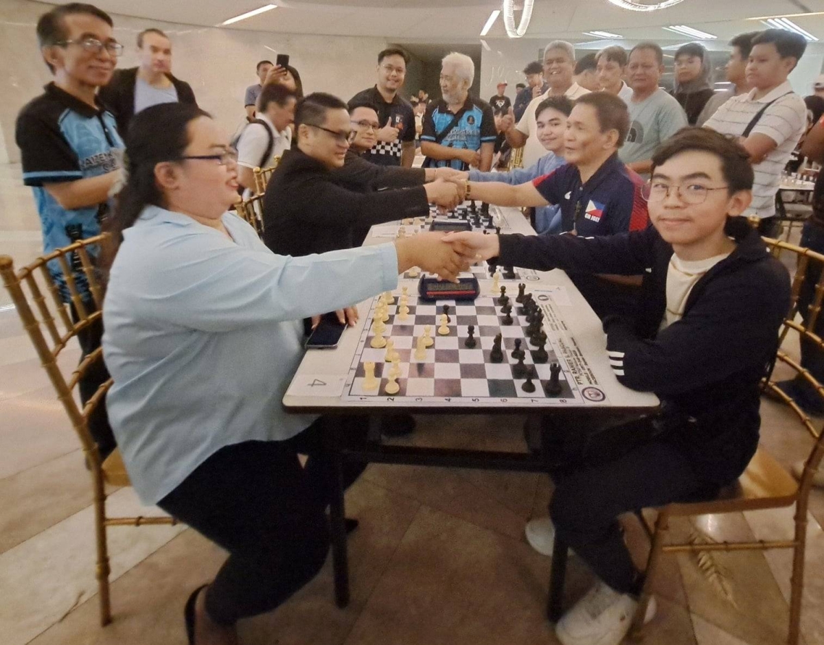 The ceremonial opening moves of the tournament featured GM Joey Antonio, Victoria Sports general manager, NM Al-basher Buto, VS operation manager Hart Ocampo and FM Ivan Travis Cu. VS PHOTO