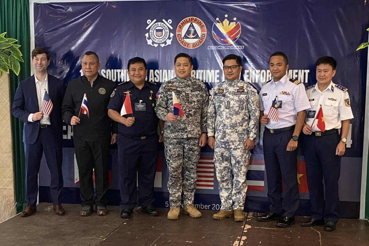 (From left) US Embassy Bureau of International Narcotics and Law Enforcement Affairs Deputy Director Luke Bruns, Thailand delegation head Capt. Ktitkorn Kanjanawanich, Indonesia delegation head Cmdr. Semuel Sandi Rundupadang, Philippine Coast Guard Captains Noriel Ramos and Jimmy Naisod, Malaysia delegation head Cmdr. Mohd Hairil Bin Othman, and Vietnam delegation head Col. Cao Vu Long. US EMBASSY PHOTO