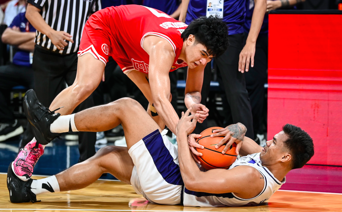 DO-OR-DIE UE’s Wello Lingolingo and Adamson’s Joshua Yerro battle for the ball during the second round of the UAAP Season 87 men’s basketball tournament on Oct. 30, 2024, at the SM Mall of Asia Arena. UAAP PHOTO