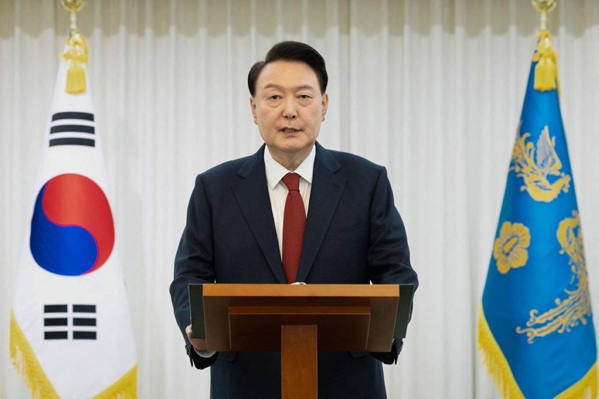 EVASIVE AS EVER South Korea’s impeached President Yoon Suk Yeol delivers a public address from his official residence in the capital Seoul on Dec. 14, 2024. SOUTH KOREAN PRESIDENTIAL OFFICE PHOTO VIA AFP