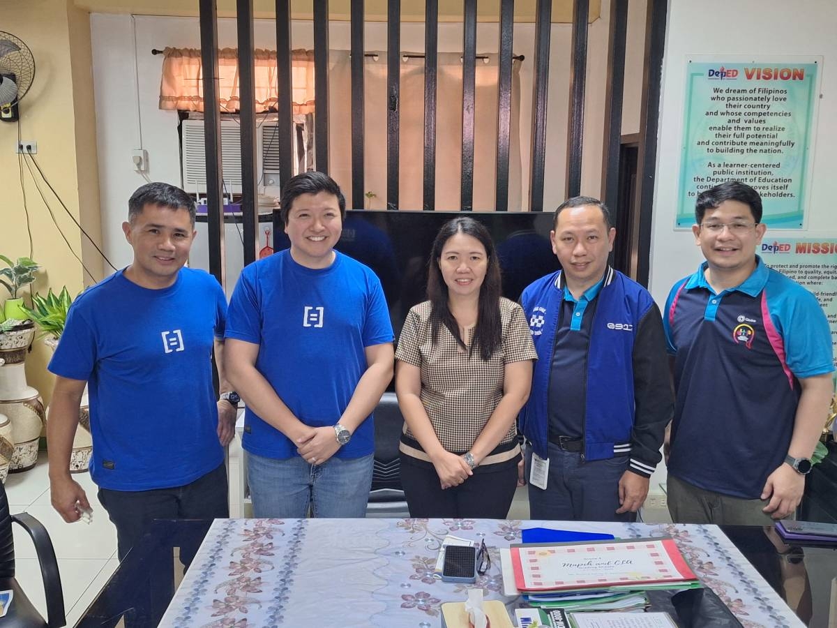 (From left) Globe Media Relations Manager Jomel Gonzaga, Omnichannel Experience Integration Manager Jerome Patalud, Center of Excellence Manila Principal Heles Tiamzon, Globe Analytics and Stakeholder Engagement Senior Director Carlo Santos and Globe Communication Manager lawyer Mike Pelayo. CONTRIBUTED PHOTOS