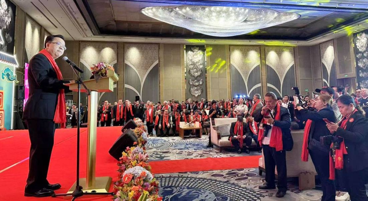 Chinese Ambassador to the Philippines Huang Xilian greets attendees of the embassy’s Chinese New Year celebration. CHINESE EMBASSY PHOTOS