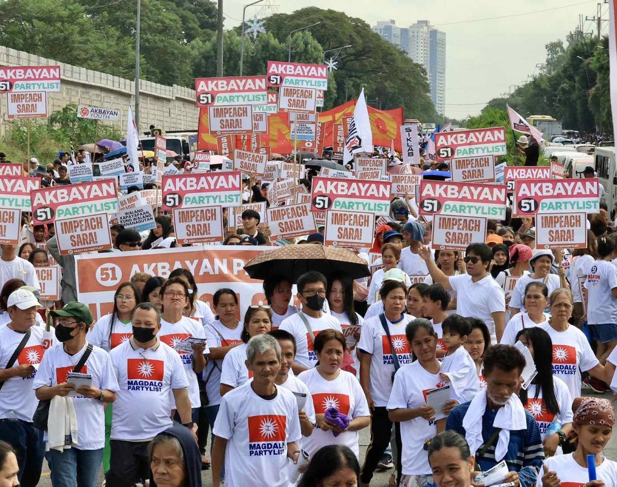 Thousands of protesters call for VP Duterte impeachment