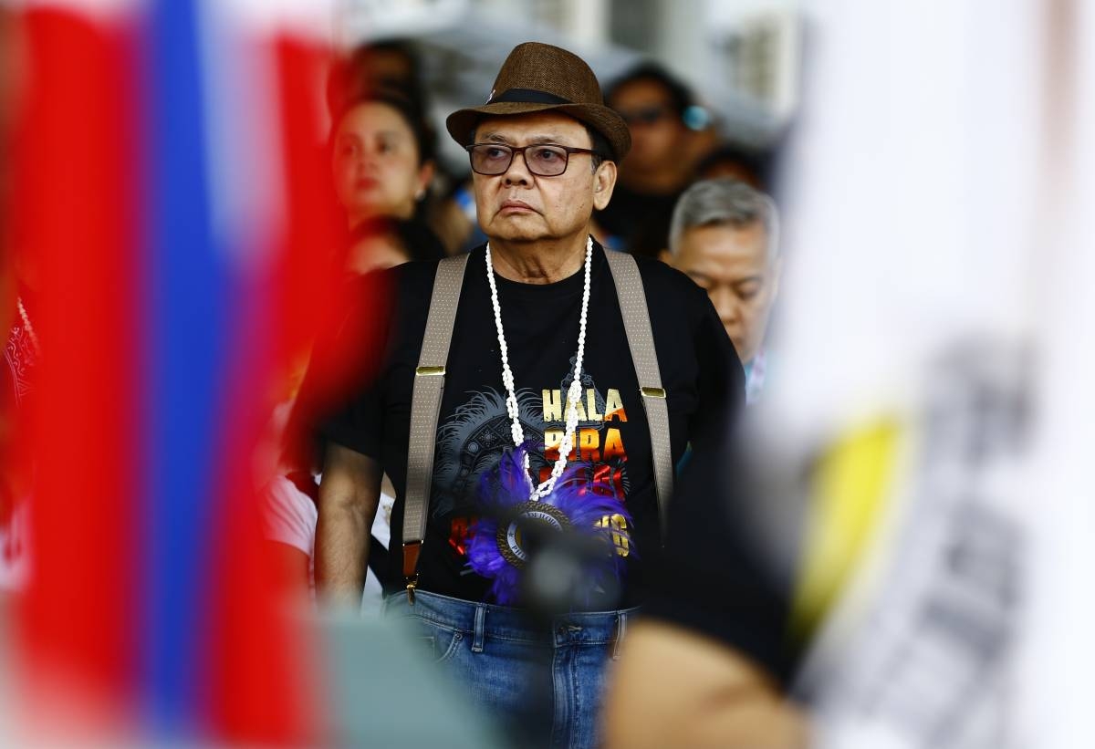 Iloilo City Mayor Jerry Treñas and his daughter Raisa Treñas-Chu lead the opening of the Dinagyang Tribe Dance Competition at the Freedom Grandstand in Iloilo City on January 26, 2025. Senatorial aspirant and Rep. Camille Villar also graced the event. PHOTO BY MIKE ALQUINTO 