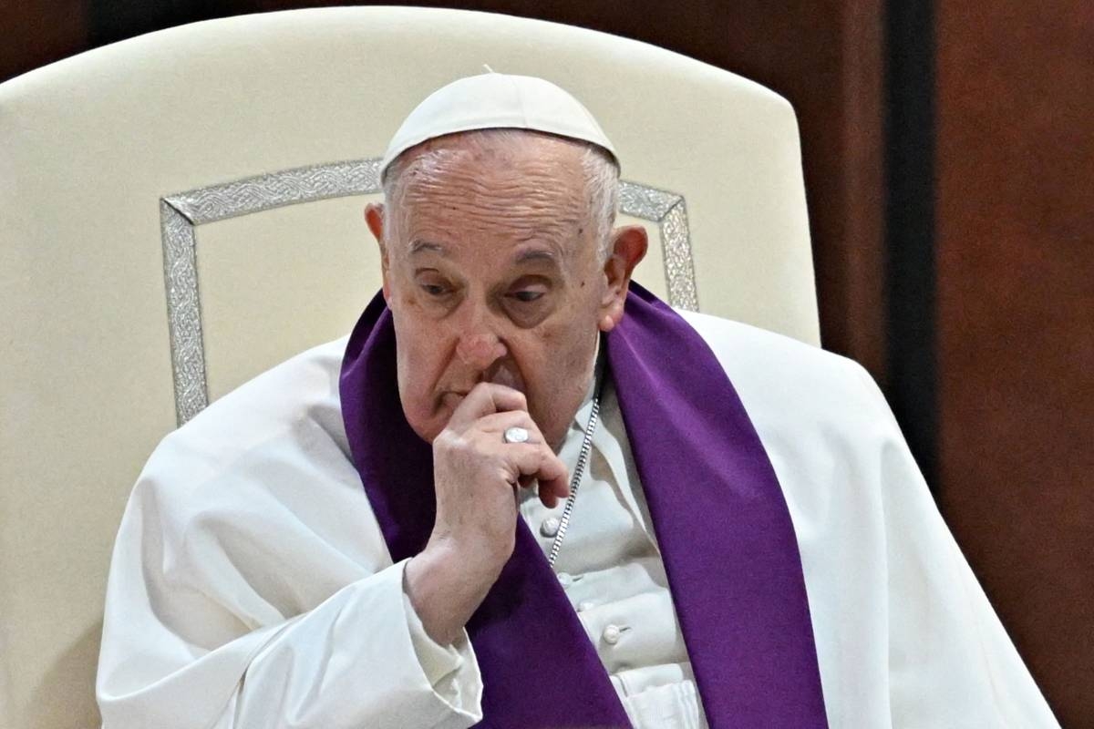 Pope Francis 'critical' in hospital