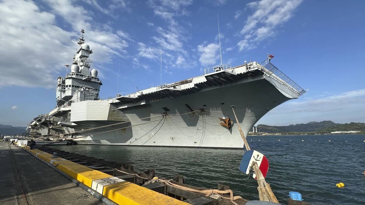 French warship in SCS exercise with PH Navy