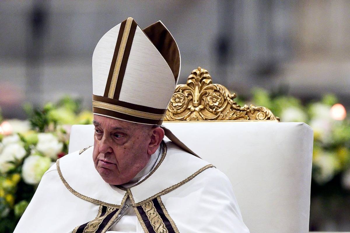 Pope rests after 'breathing crisis'