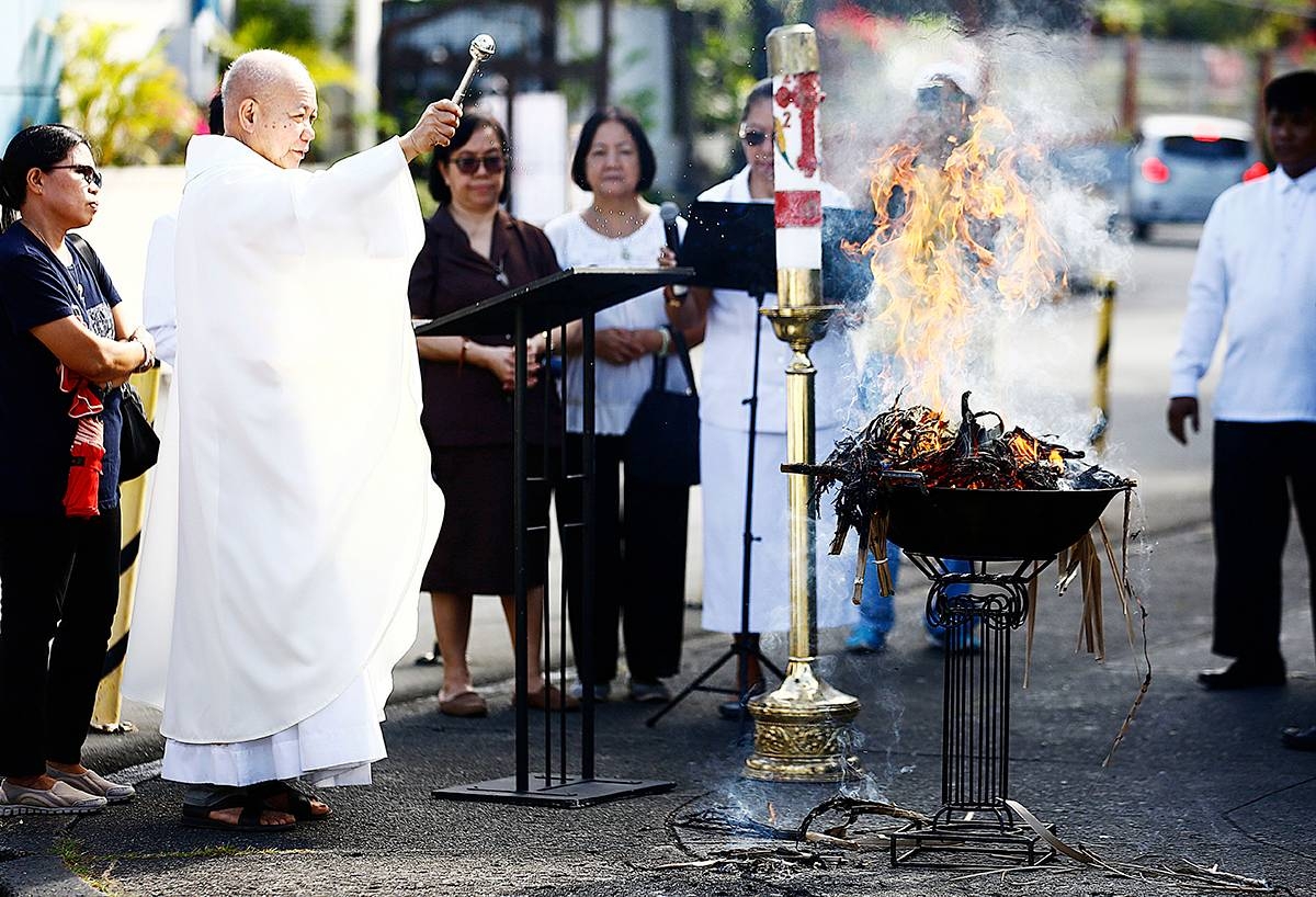 Lent begins, Catholics mark Ash Wednesday