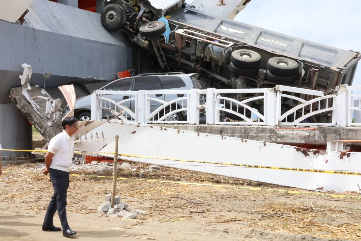 Design flaw blamed for bridge collapse