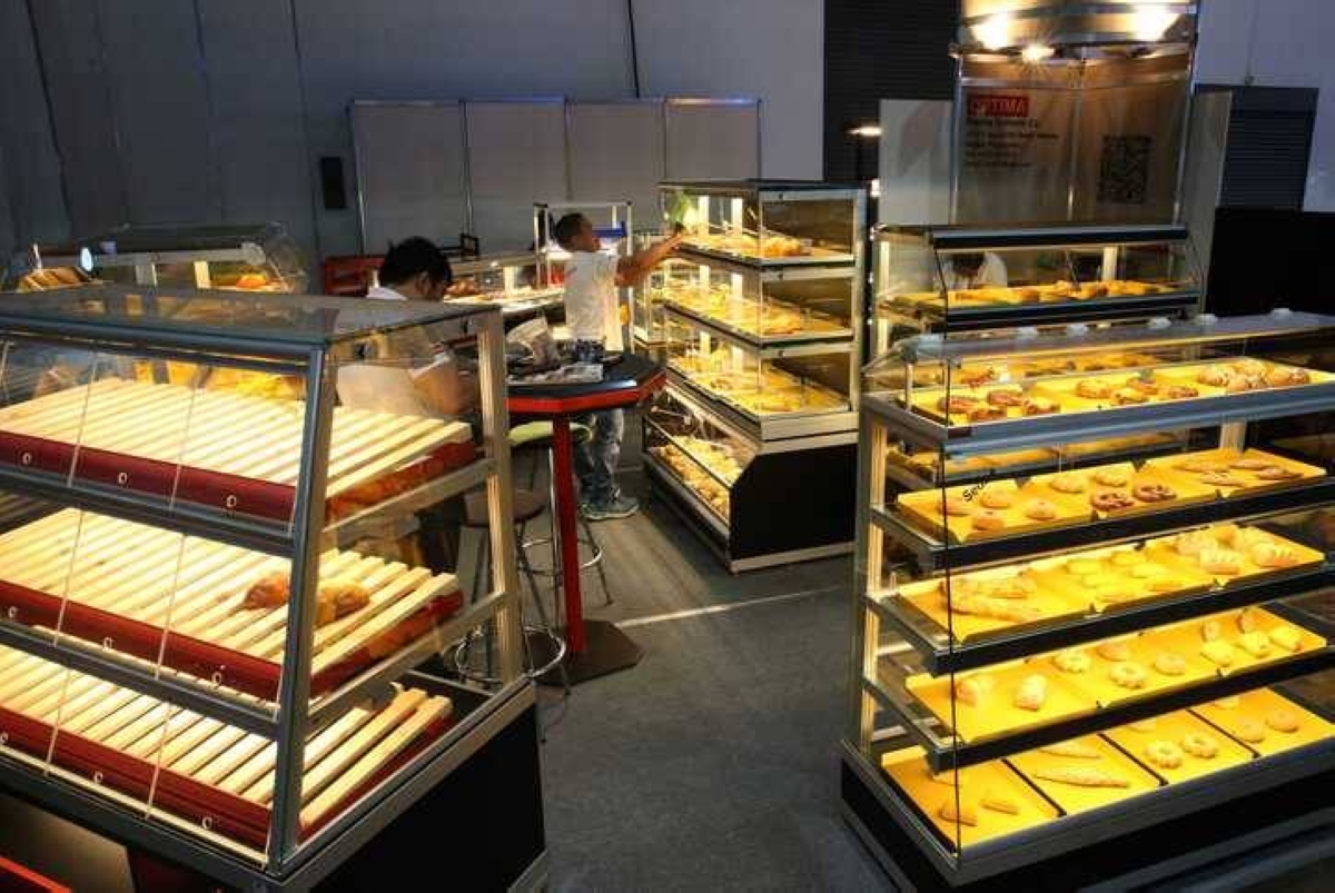 SHOWCASE Bakeries display their products during Bakery Fair 2025 at the World Trade Center in Pasay City, which will run from March 6 to
8, 2025. PHOTO BY RENE H DILAN