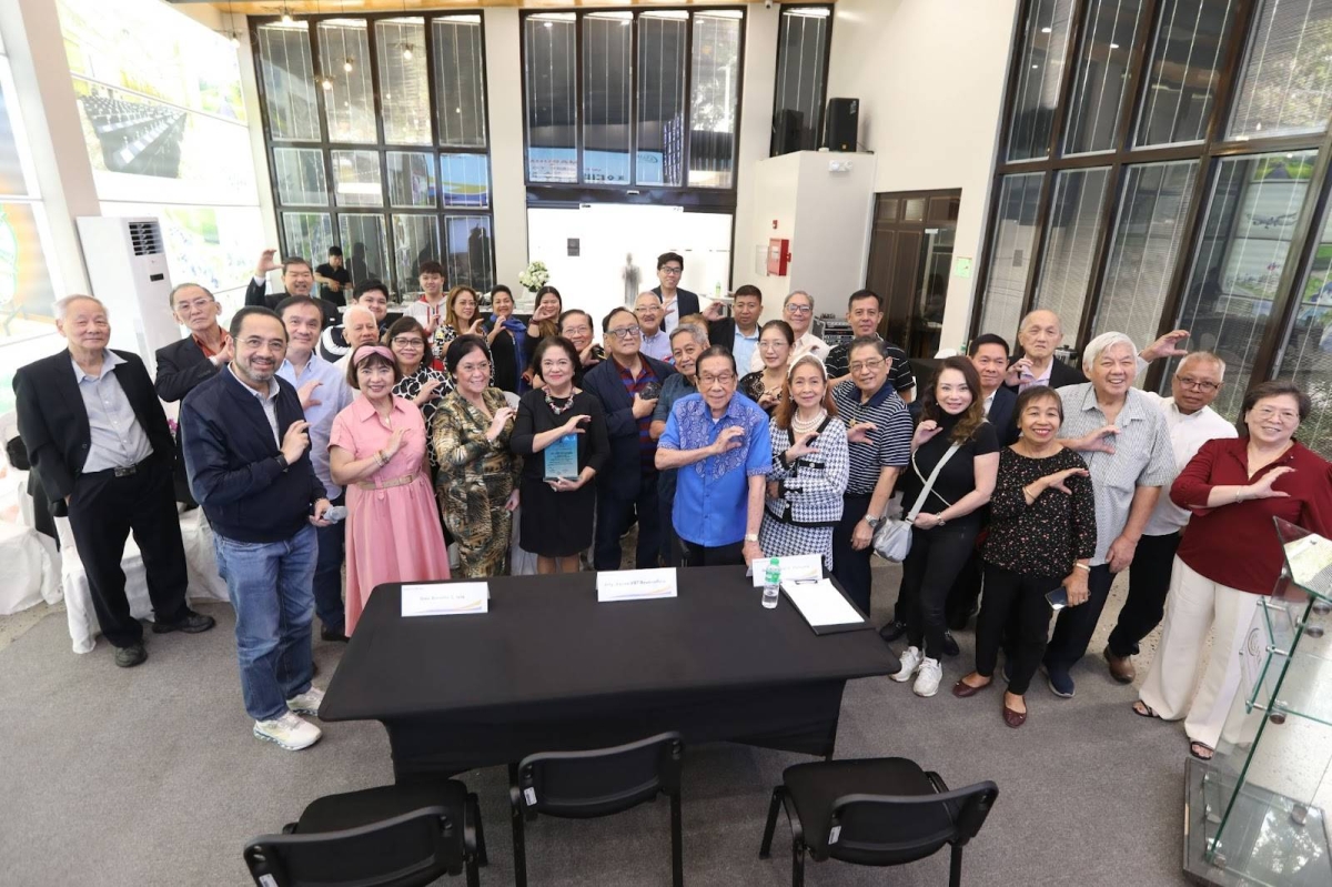 Kapihan sa klub Recognizes CDC chief | The Manila Times