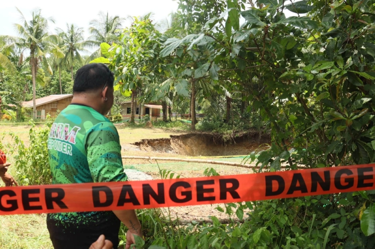 Stay away from sinkhole, Bogo City residents told