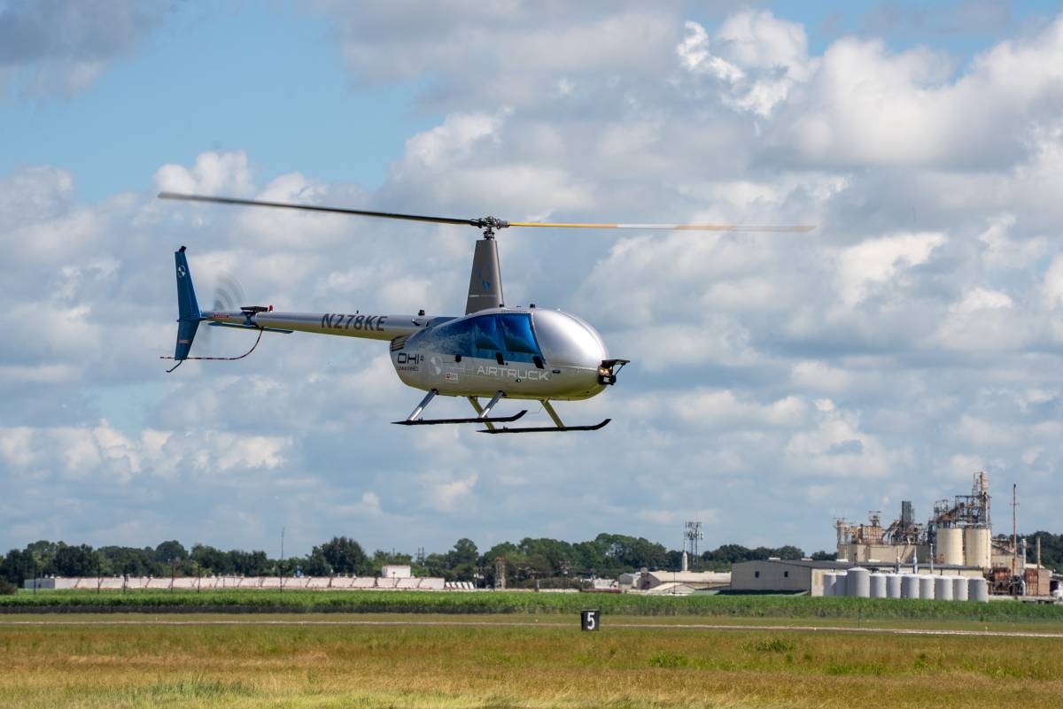 Robinson Unmanned R44 AIRTRUCK Demonstrates Offshore Cargo Capabilities at Acadiana Regional Airport in Louisiana