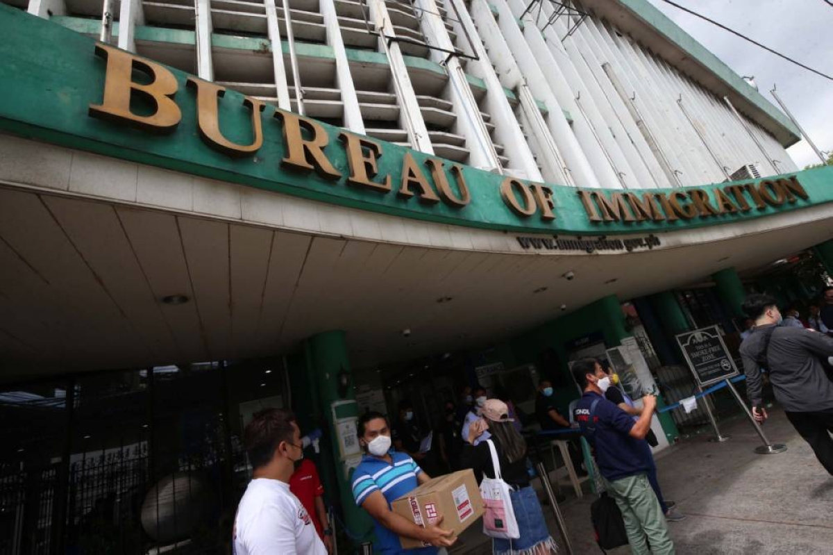 BI arrests 4 foreigners in Muntinlupa cyber fraud raid