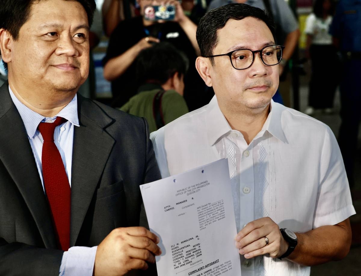 Carpio set to challenge dismissal of complaint