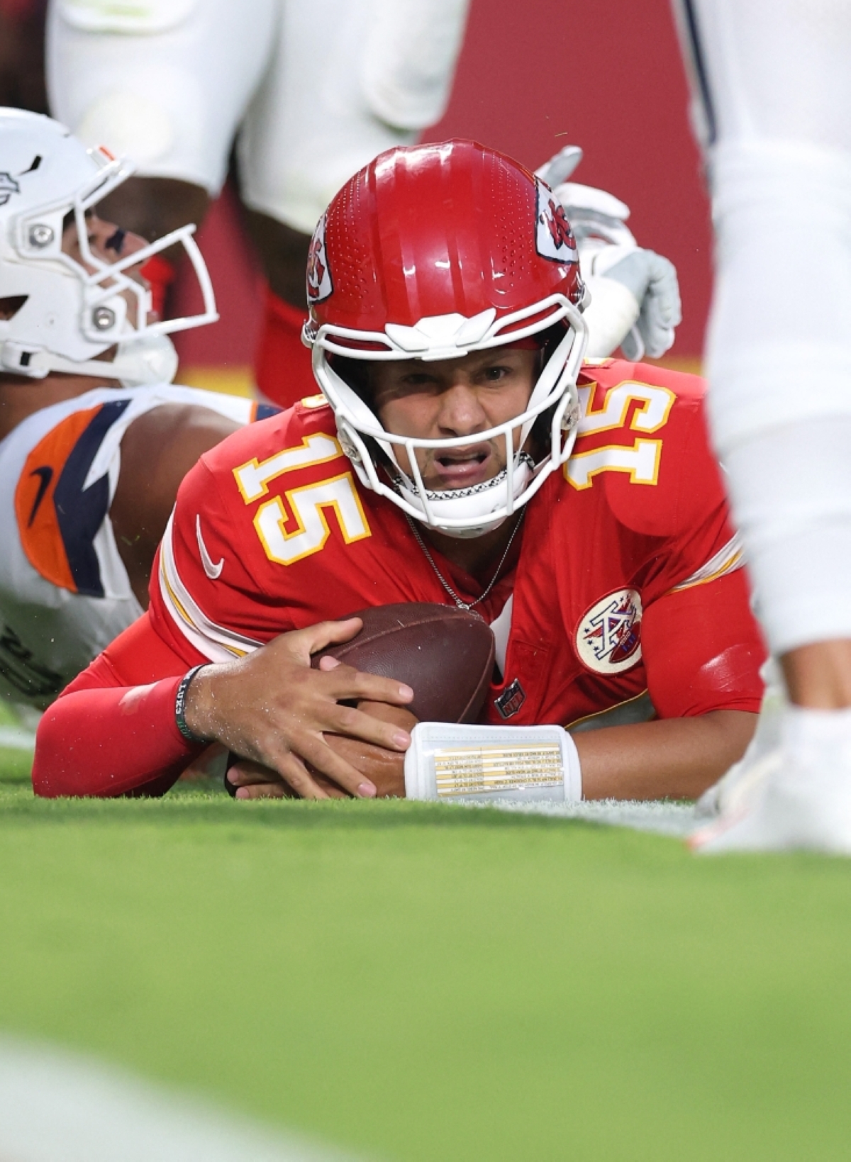 Mahomes makes triumphant return as Chiefs rout Broncos