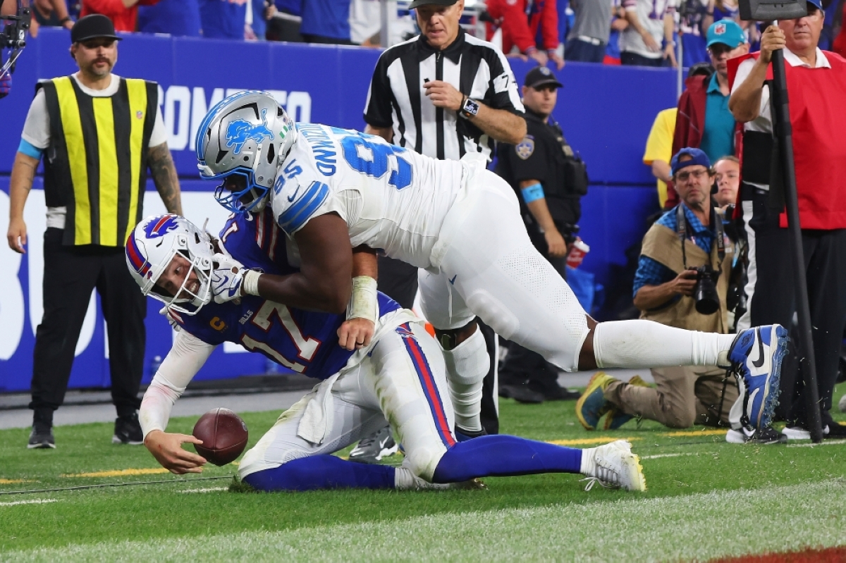 Allen opens Bills’ new stadium with a 5-TD outing
