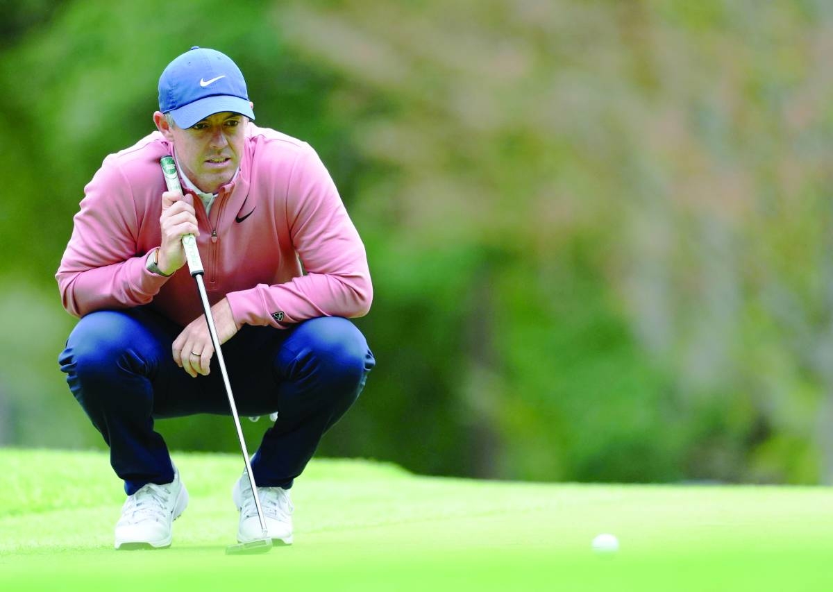 McIlroy two shots off lead at Wentworth