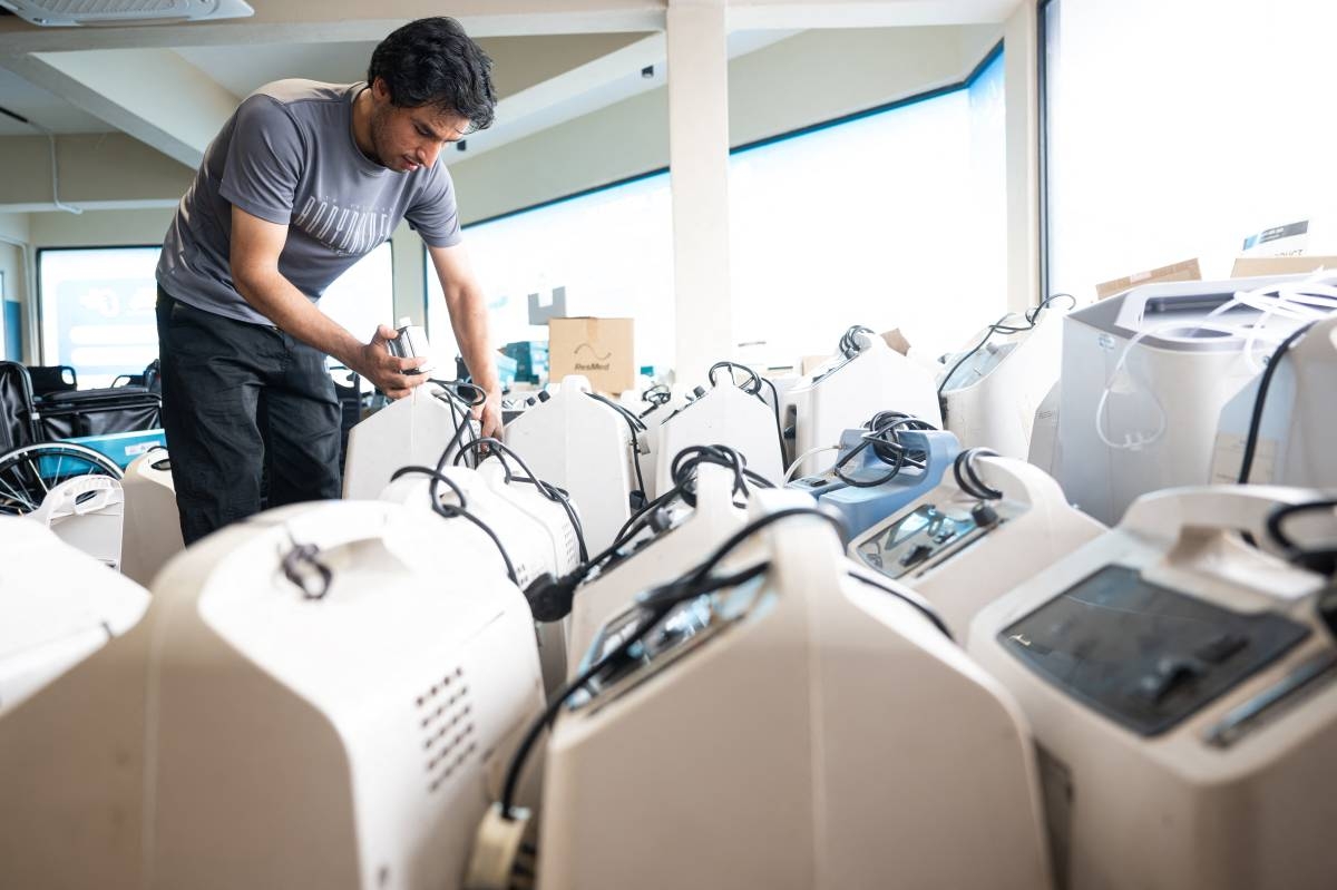 Oxygen tanks, purifier sales spike as haze crisis hits Southeast Asia