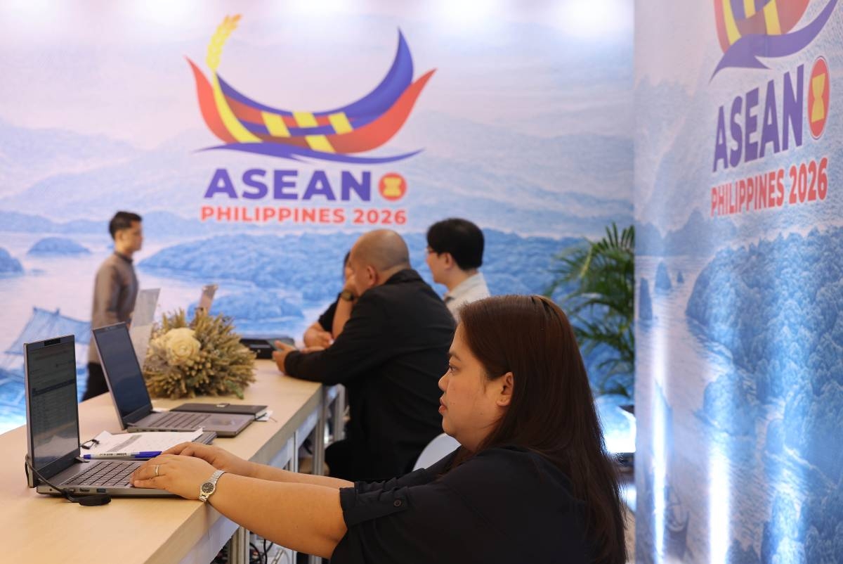Government workers prepare the venue for the 20th ASEAN Ministerial Meeting on Transnational Crime and its related meetings  on October 18, 2026. Led by the Department of the Interior and Local Government, the 20th AMMTC and its related meetings aim to strengthen regional cooperation and collective action against cross-border security threats. PHOTO BY MIKE ALQUINTO