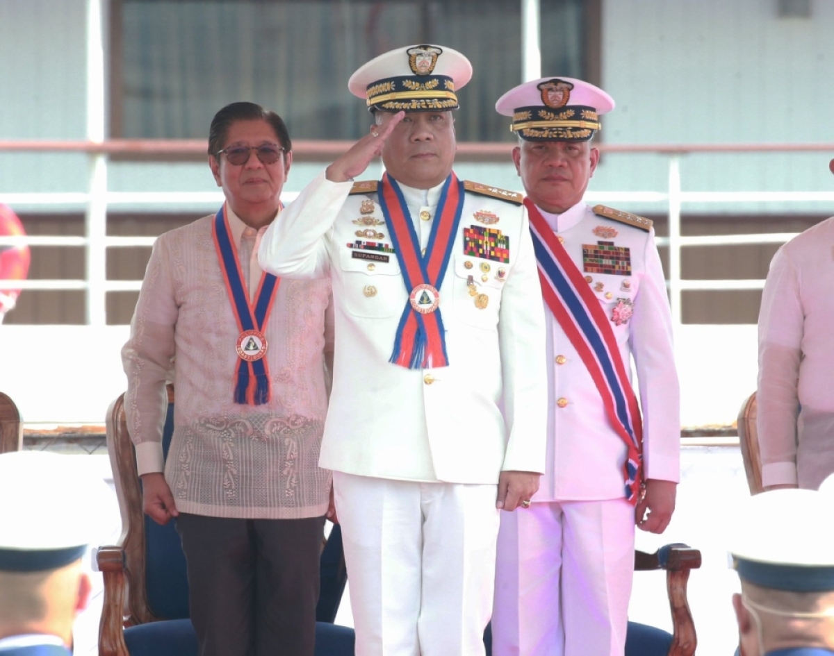 Marcos names new PCG commandant