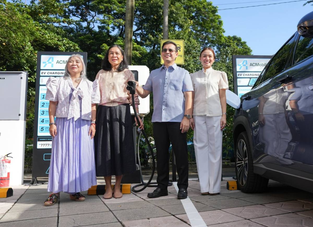 Manila City Hall opens 1st EV charging station