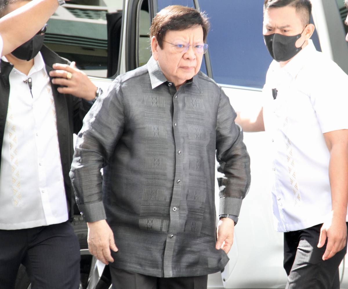 Marcoleta suspended over plunder charge