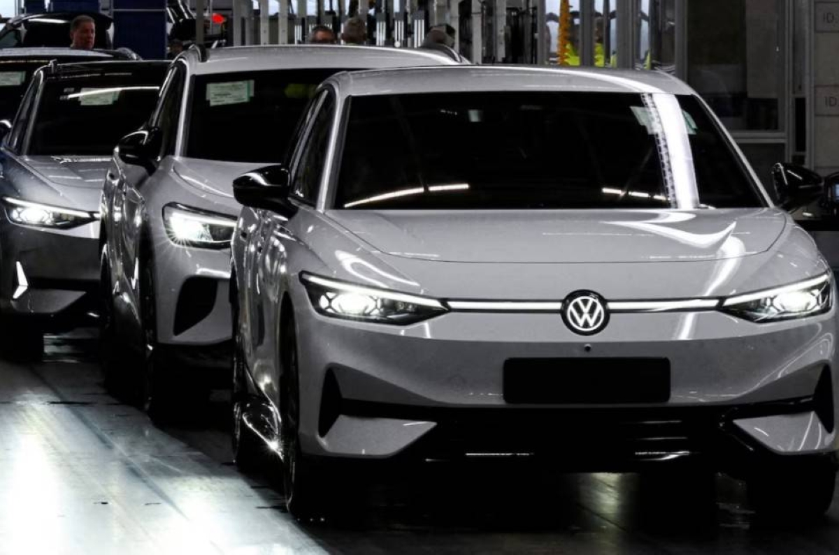 Volkswagen plans salary freeze until 2030