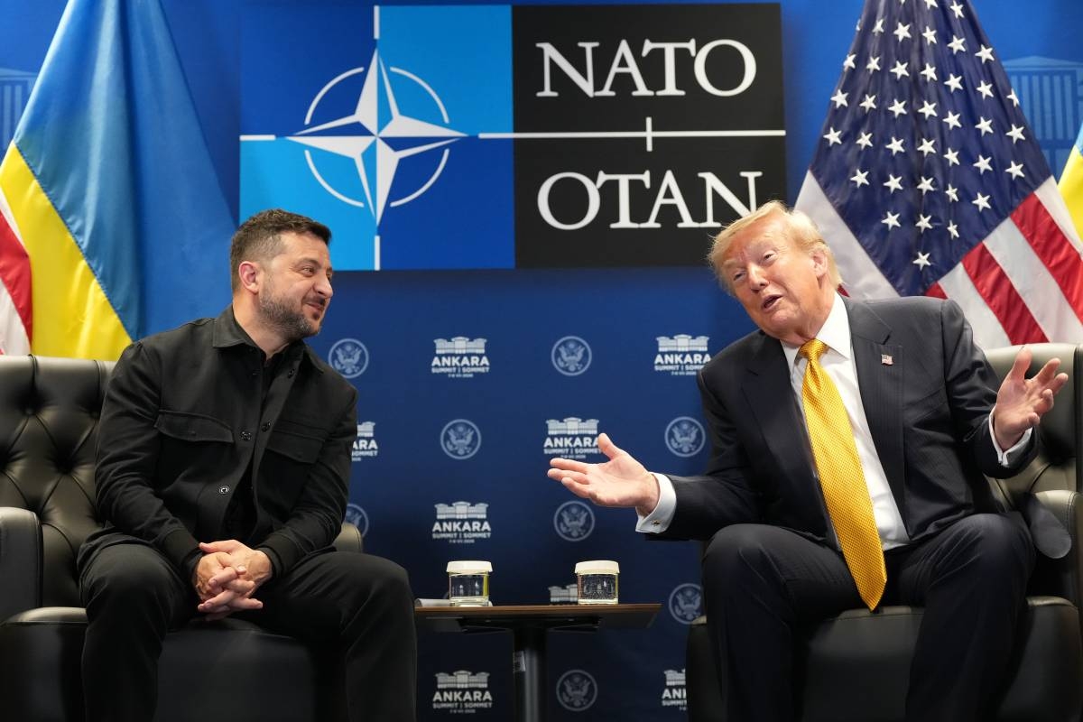U.S. President Donald Trump meets with Ukraine's President Volodymyr Zelenskyy on the sidelines of the NATO summit in Ankara, Turkey, Wednesday, July 8, 2026. AP PHOTO