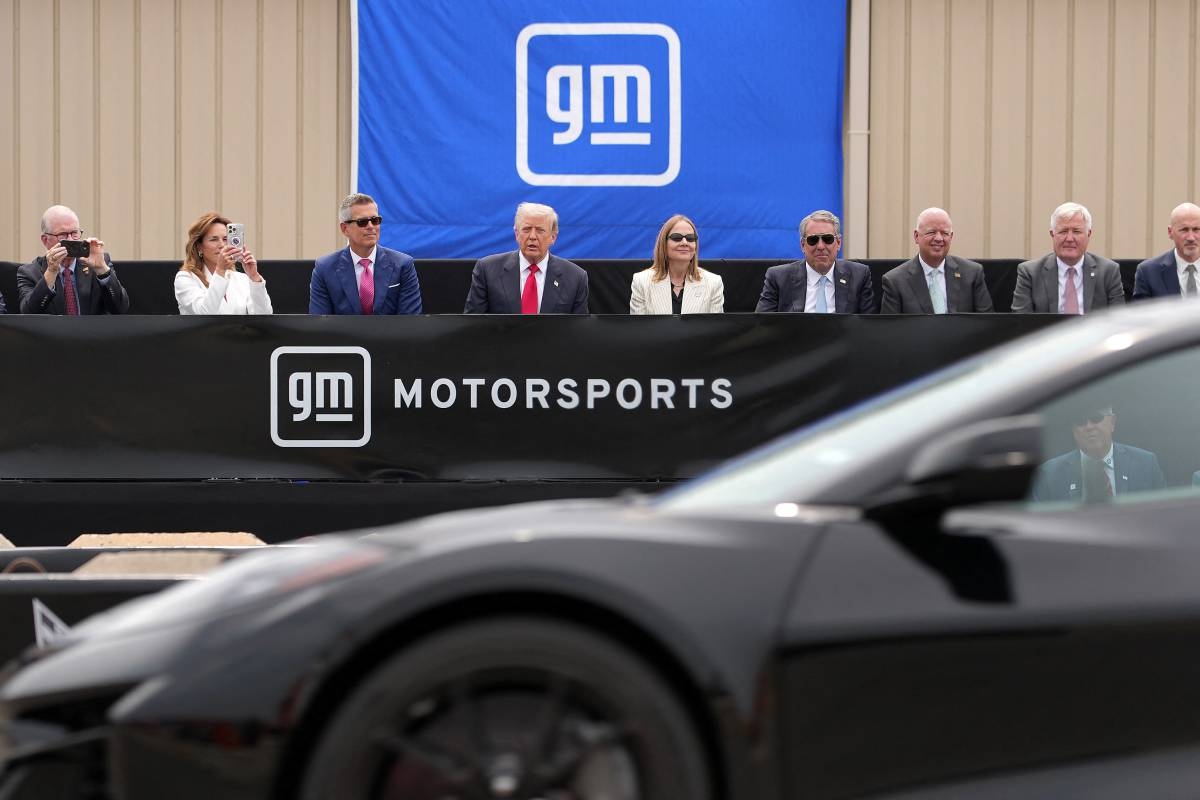 GM targets ‘eyes-off’ autonomous driving for pickups, SUVs