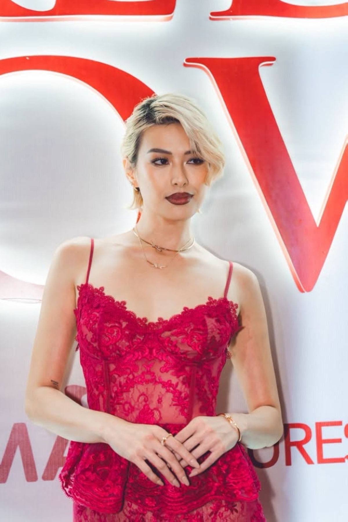Beauty queens, Kapuso stars bring glamour to ‘Red Crown' premiere