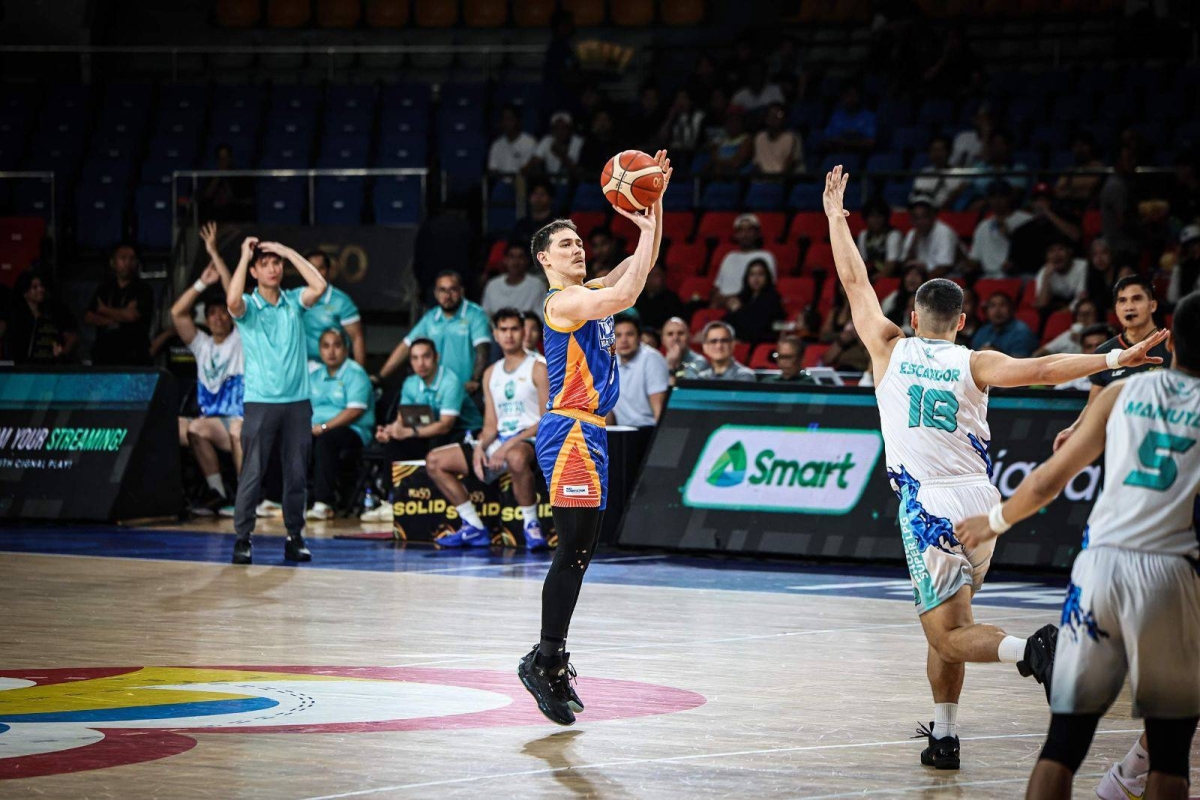 NLEX sweeps Phoenix, seals semis spot